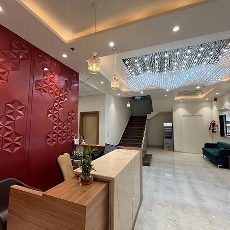 Hotel Satsang Grand Βαρανάσι Εξωτερικό φωτογραφία