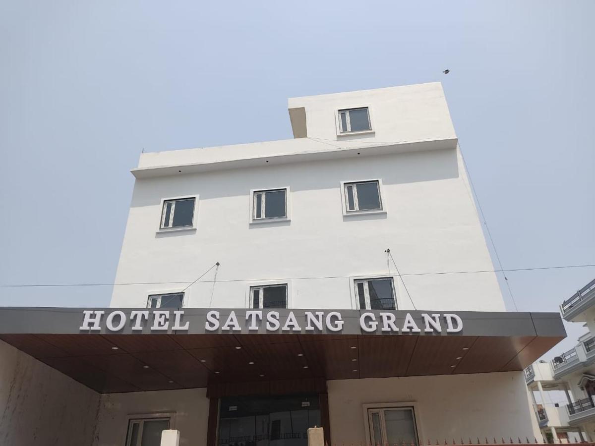 Hotel Satsang Grand Βαρανάσι Εξωτερικό φωτογραφία