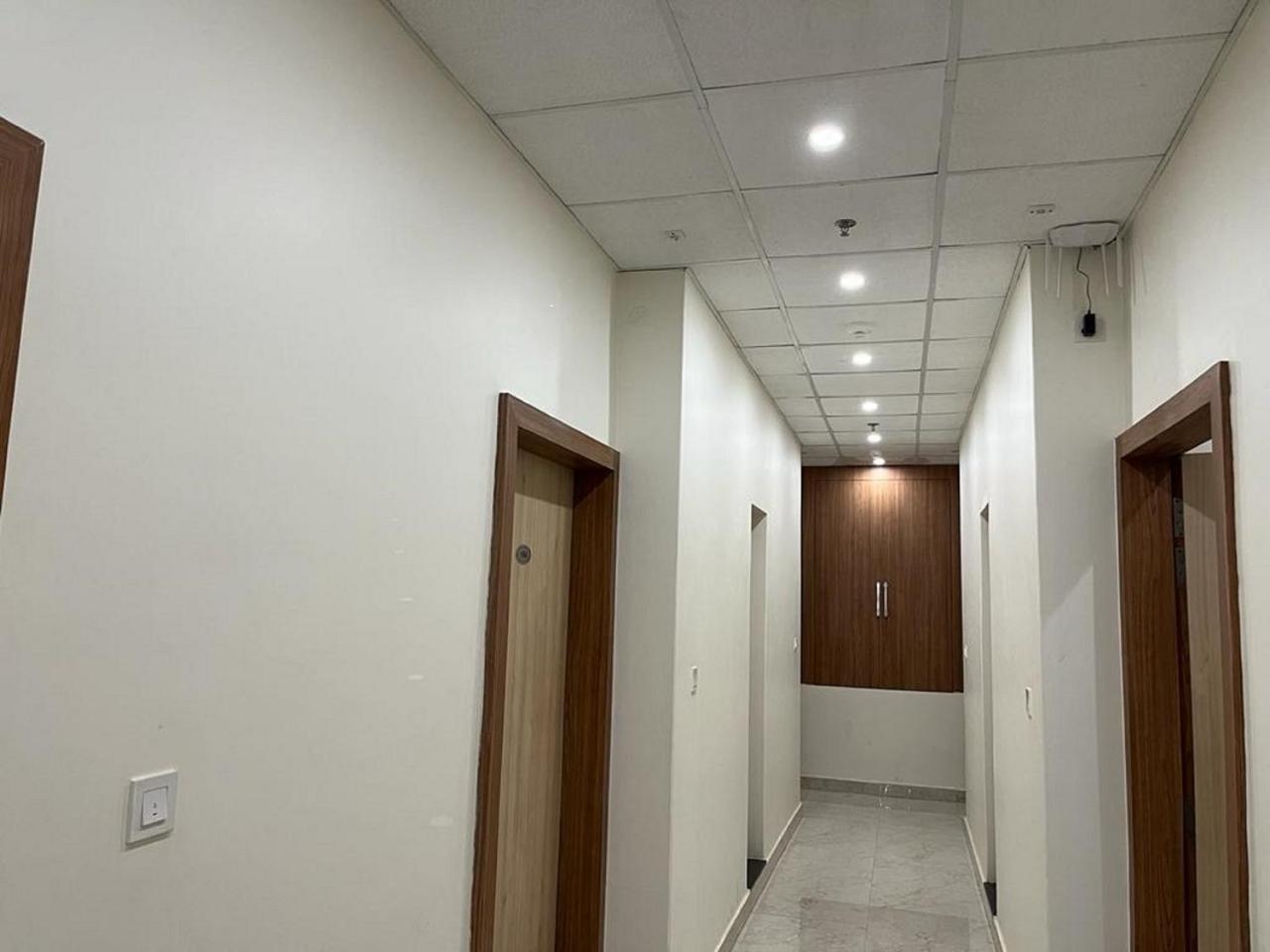Hotel Satsang Grand Βαρανάσι Εξωτερικό φωτογραφία