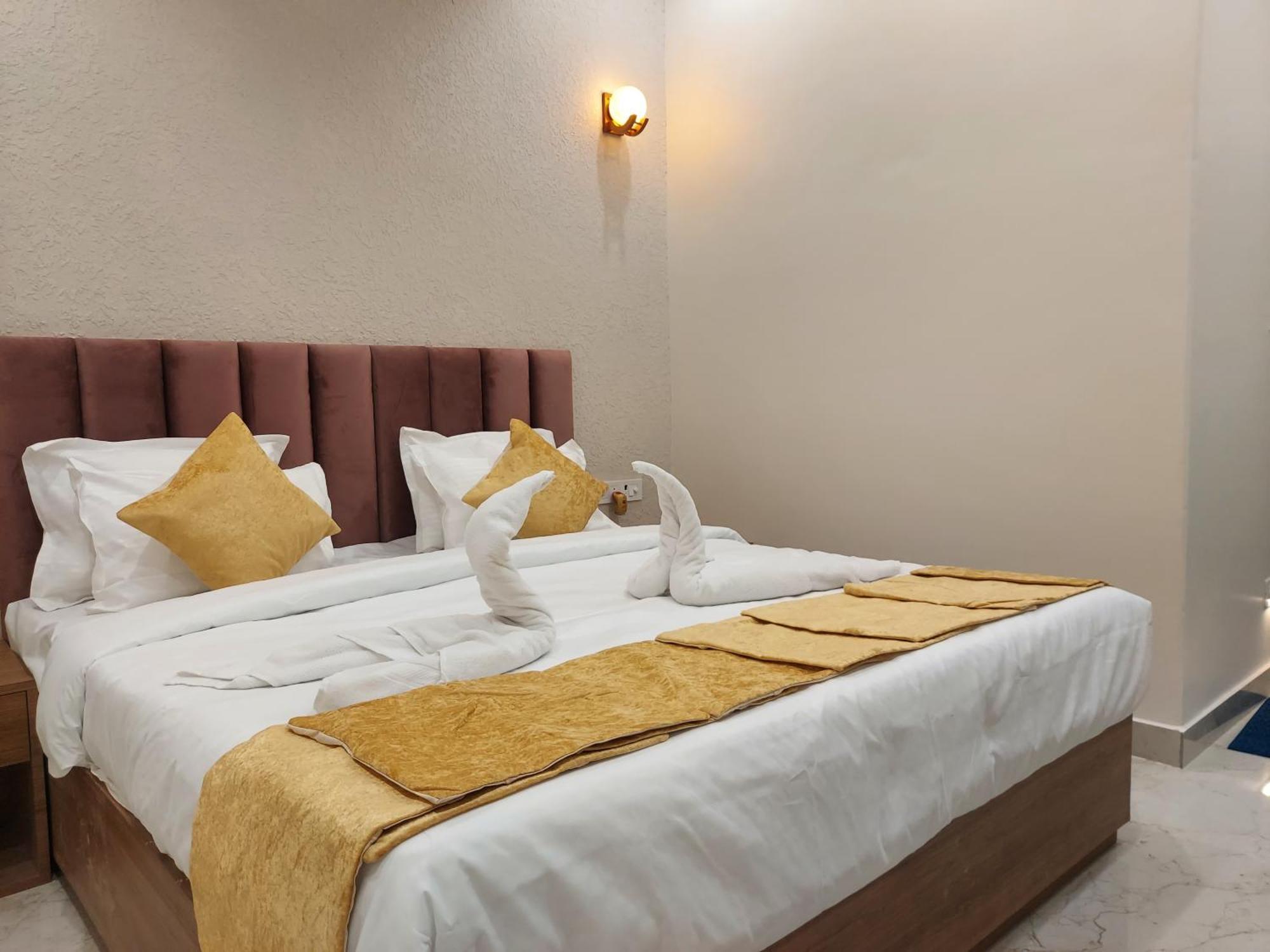 Hotel Satsang Grand Βαρανάσι Εξωτερικό φωτογραφία