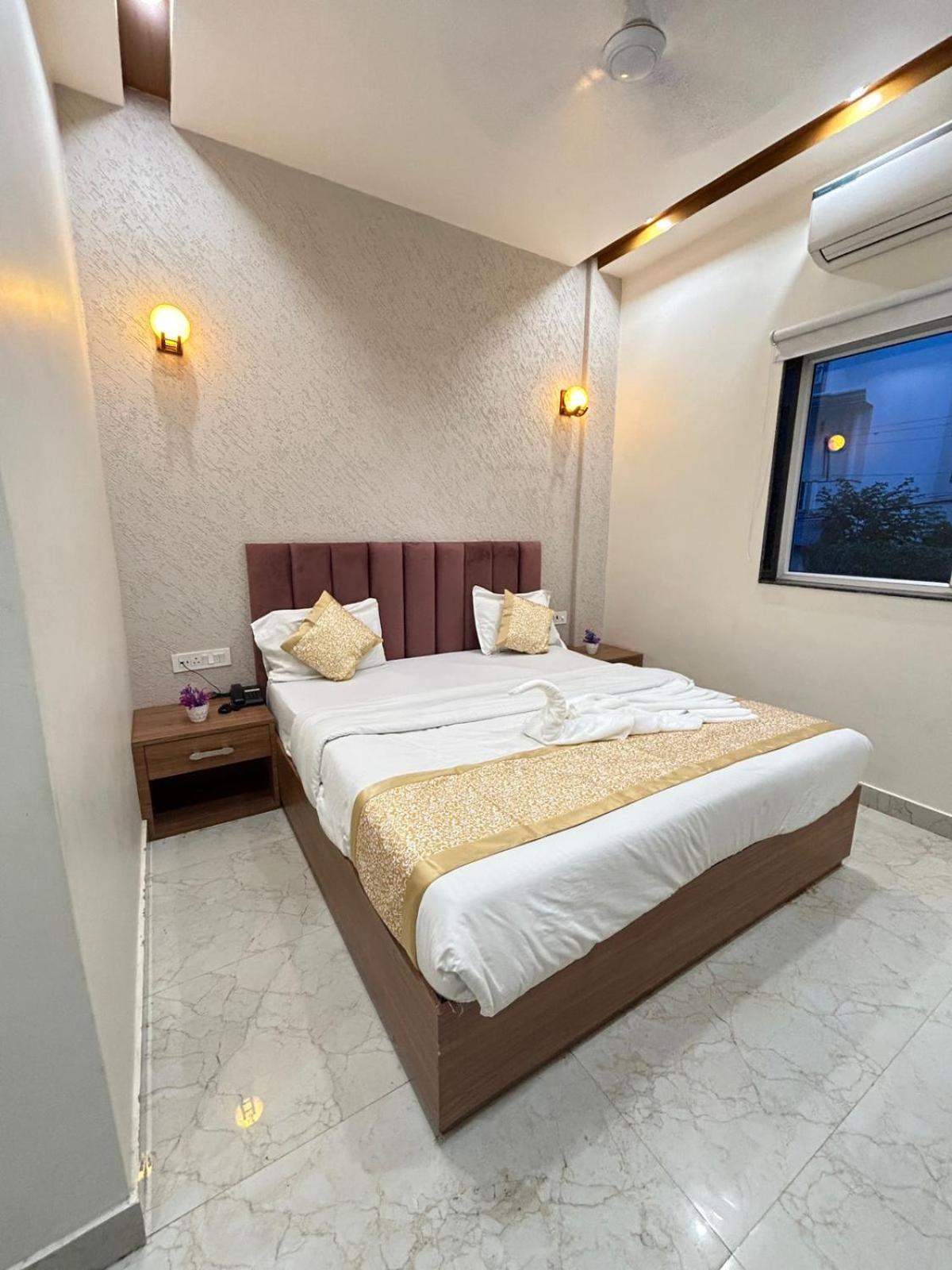 Hotel Satsang Grand Βαρανάσι Εξωτερικό φωτογραφία