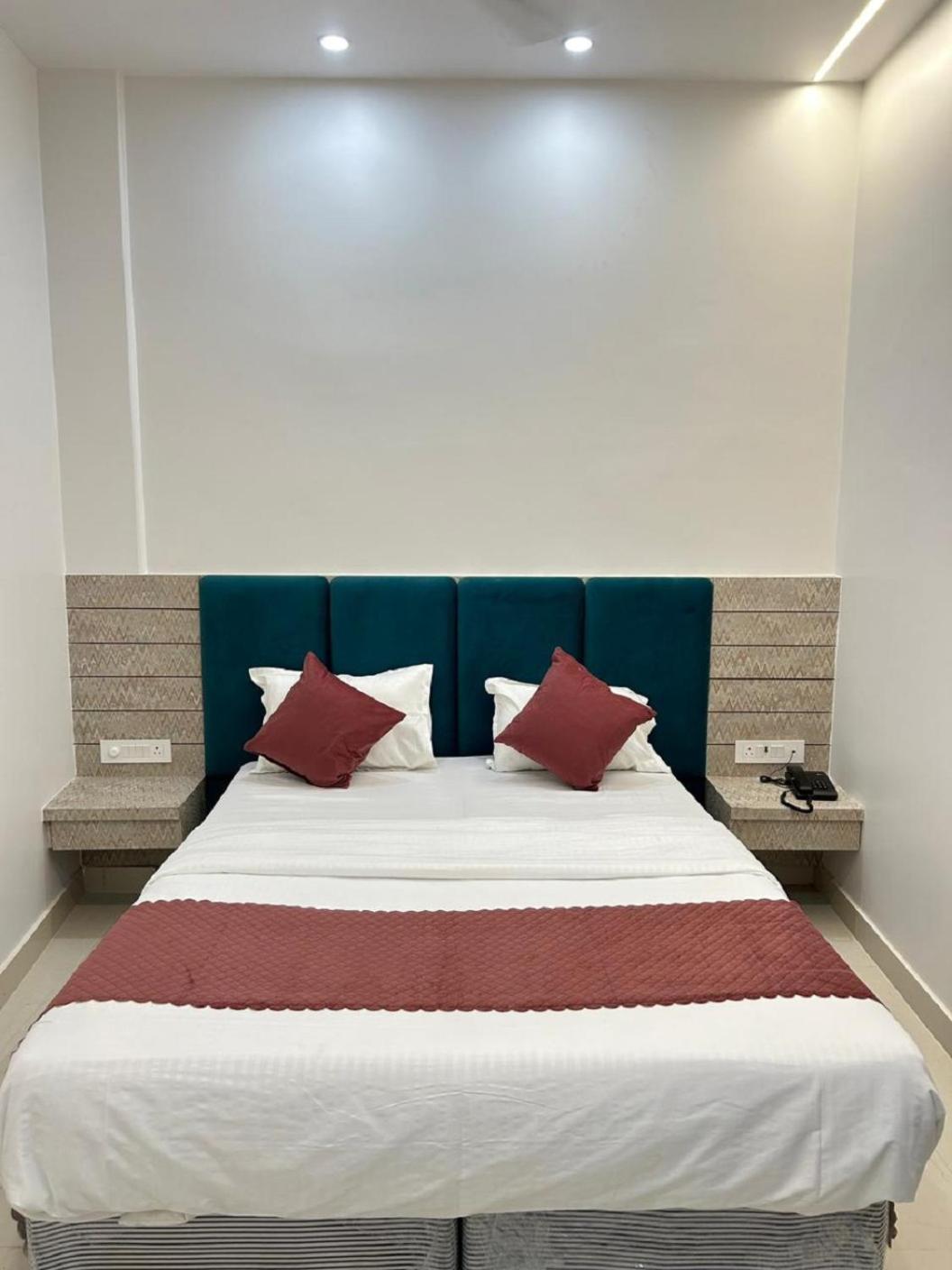Hotel Satsang Grand Βαρανάσι Εξωτερικό φωτογραφία